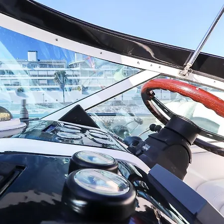 Lifestyle Yacht By Homing Botel Lissabon