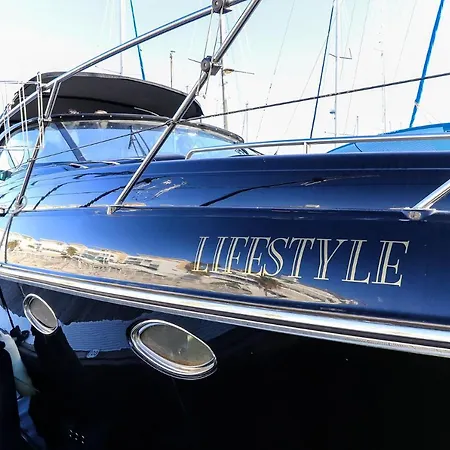 Lifestyle Yacht By Homing Botel