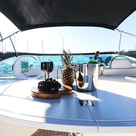 Lifestyle Yacht By Homing 4*
