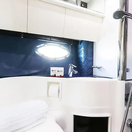 Lifestyle Yacht By Homing 4* Lissabon