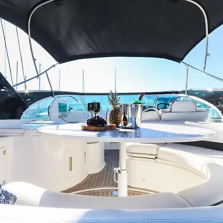 Botel Lifestyle Yacht By Homing 4*