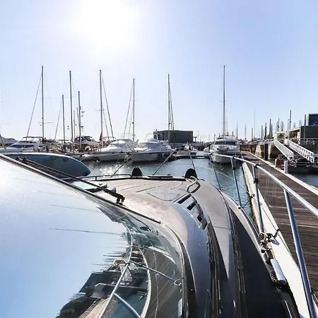Botel Lifestyle Yacht By Homing 4*