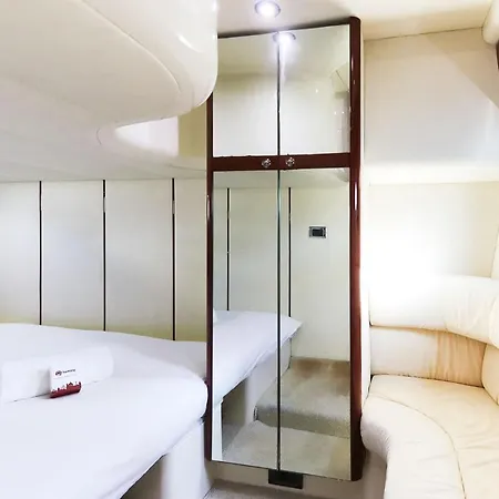 Lifestyle Yacht By Homing Botel