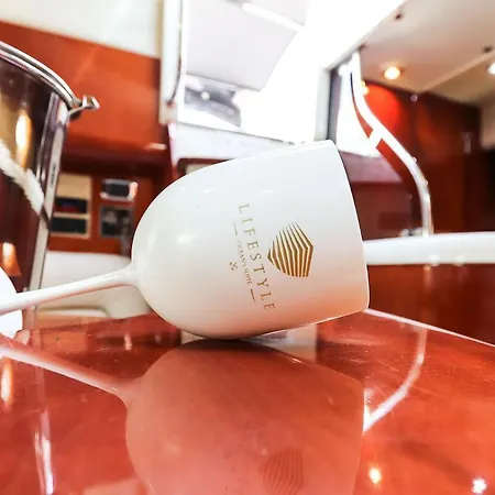 Botel Lifestyle Yacht By Homing