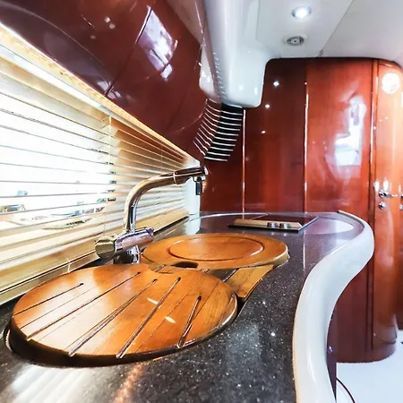 Lifestyle Yacht By Homing 4*