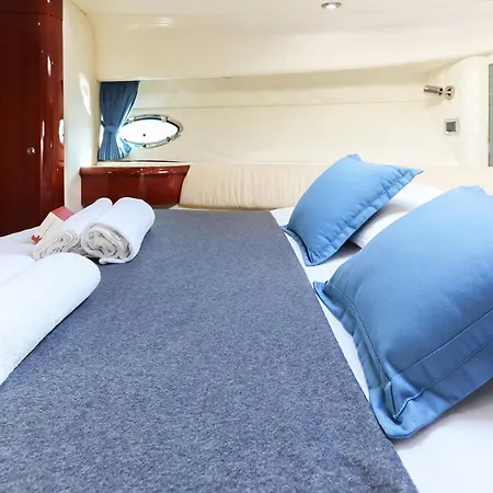 Botel Lifestyle Yacht By Homing