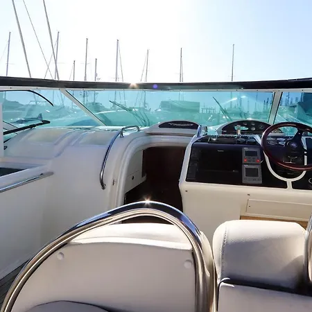 Lifestyle Yacht By Homing Botel Lissabon