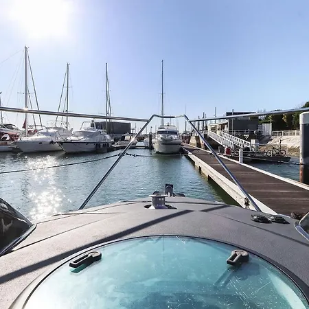 Botel Lifestyle Yacht By Homing 4*