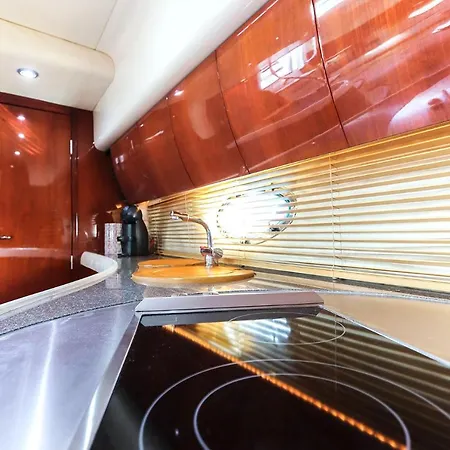 Lifestyle Yacht By Homing 4* Lissabon