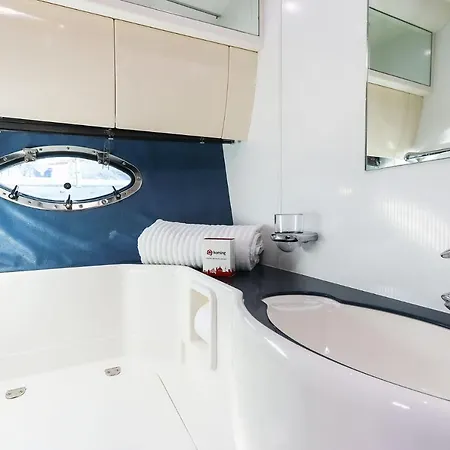 Lifestyle Yacht By Homing Botel